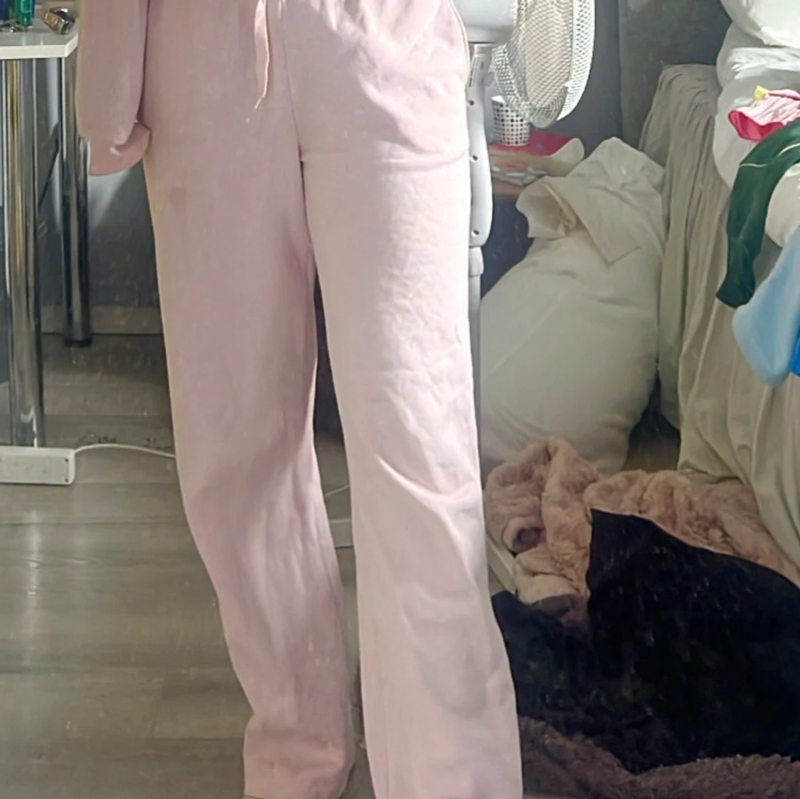 Ljusrosa mjukisset med snörning - 1