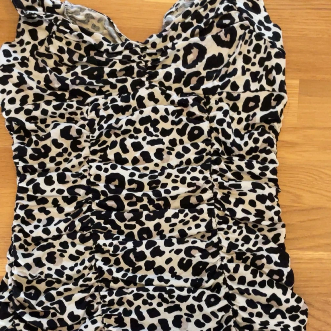 Leopardmönstrad kort klänning - 2