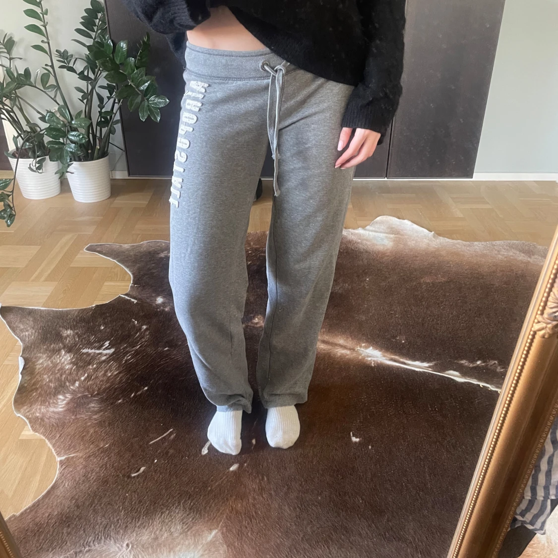 Lågmidjade mjukisbyxor