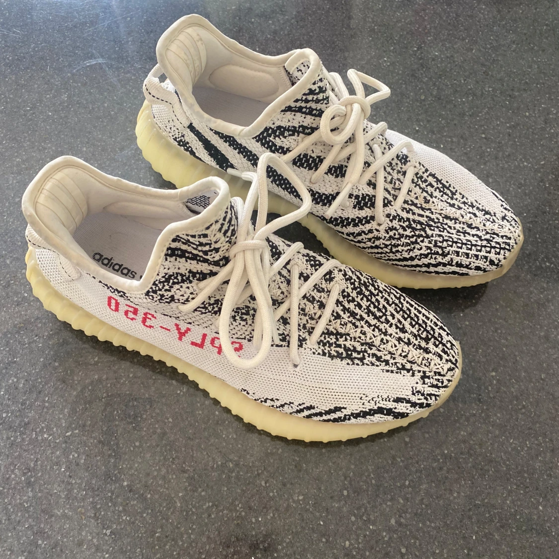 Adidas Yeezy Boost 350 Zebra - 1