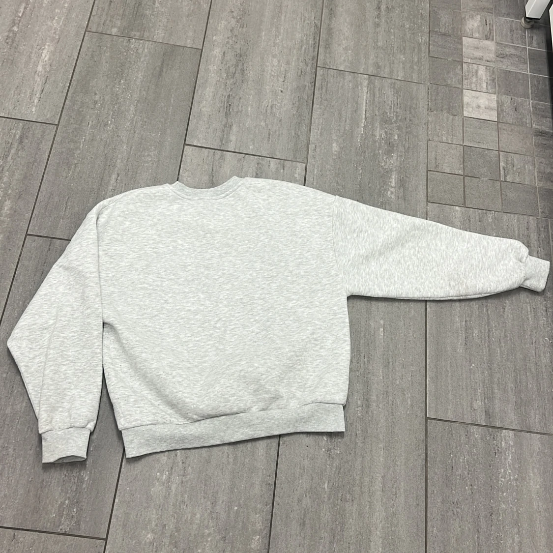 Grå sweatshirt SCFLH Gina Tricot M - 1