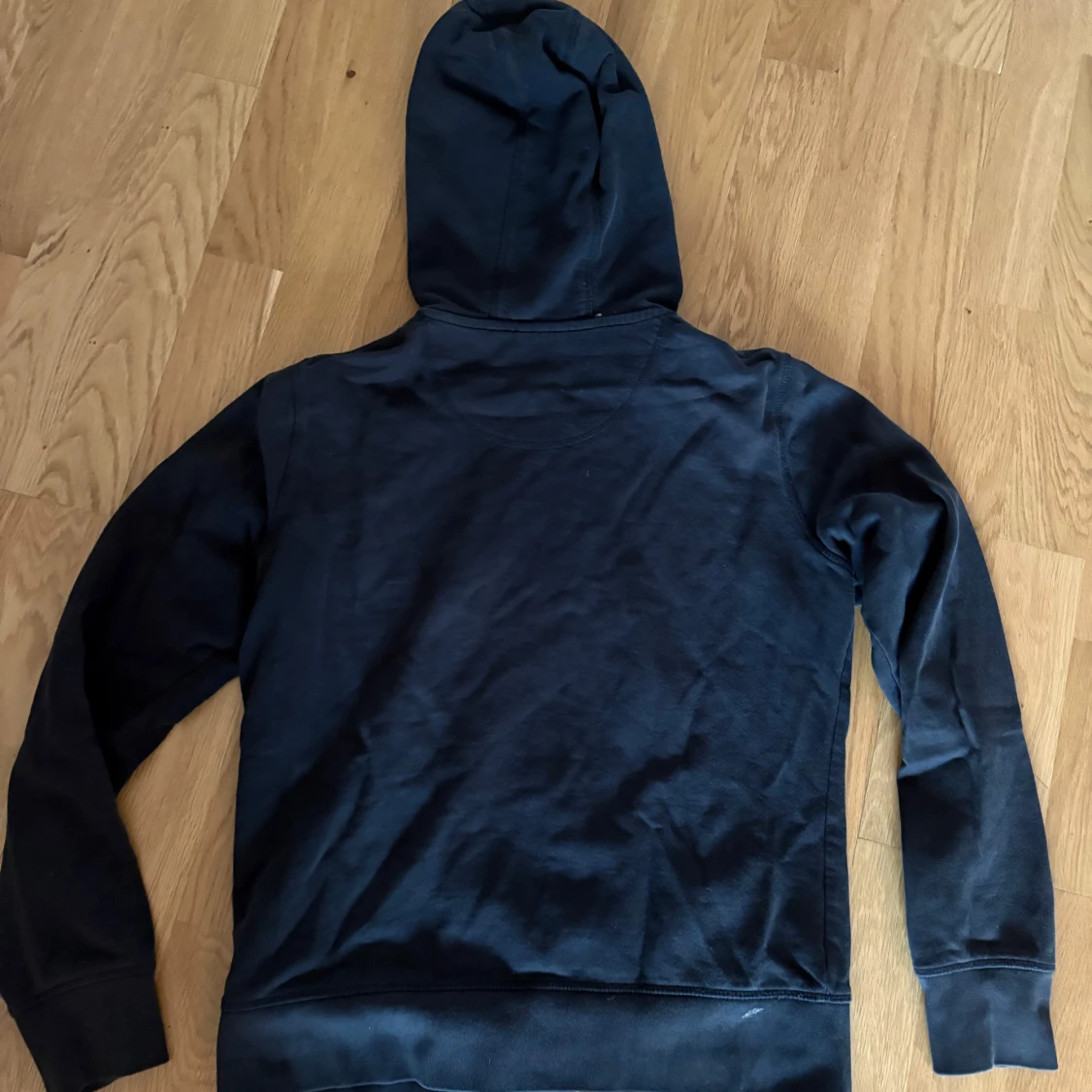 Svart hoodie från Race Marine - 1