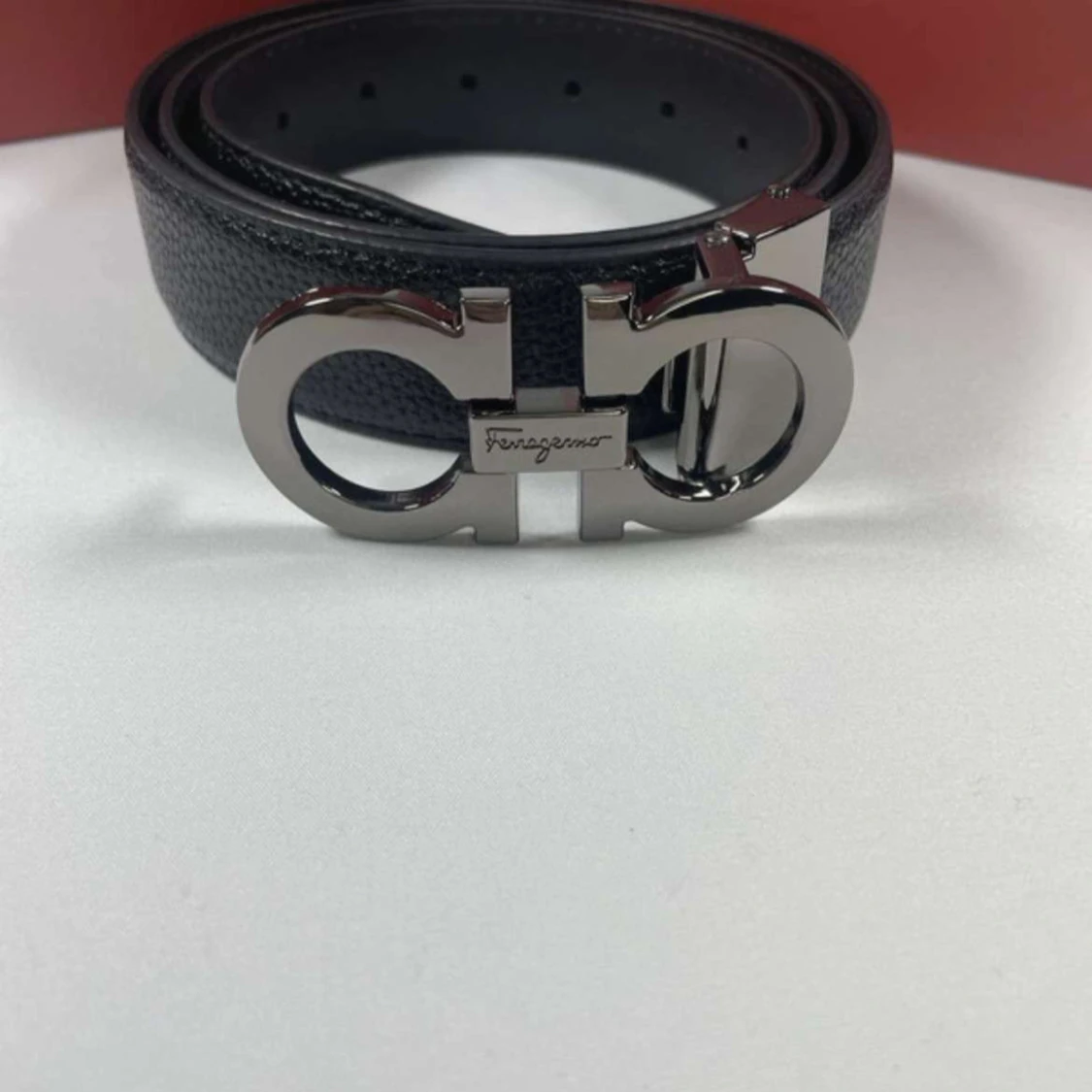 Svart skärp från Salvatore Ferragamo - 1