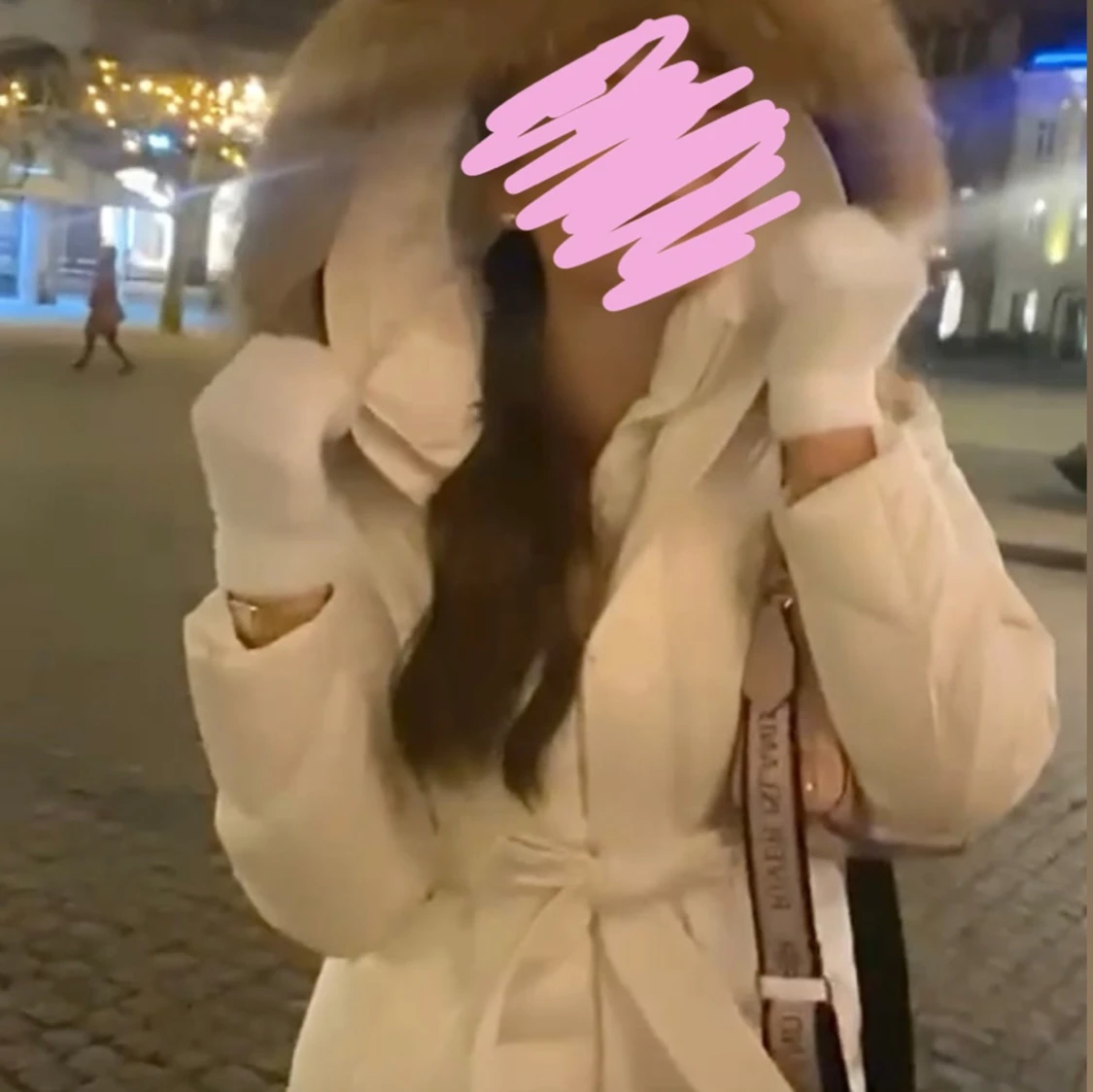 Vit lång dunjacka med pälskrage XS/S - 4