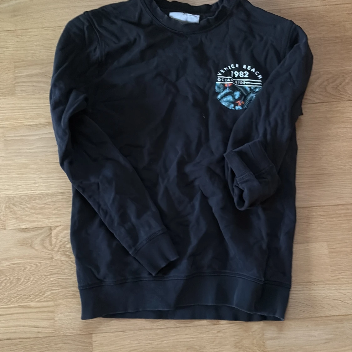 Svart sweatshirt från DNMD Venice Beach