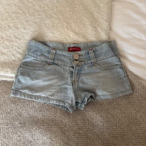 Minishorts - ❤️REA❤️ lägger ut igen, nu med lägre pris! 3 för 2 gäller på alla annonser, billigast blir gratis☺️ Kan ge ännu mer rabatt vid köp av fler plagg än så, allt ska bort!