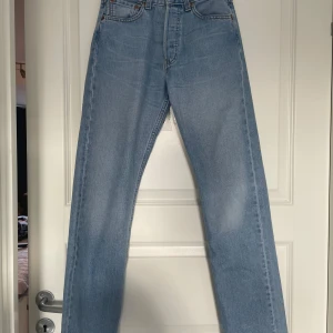 Vintage Levi’s 501 orignial - Vintage Levi’s 501 W27 L30, mindre i storleken. Liknar xs/xxs i storlek💓