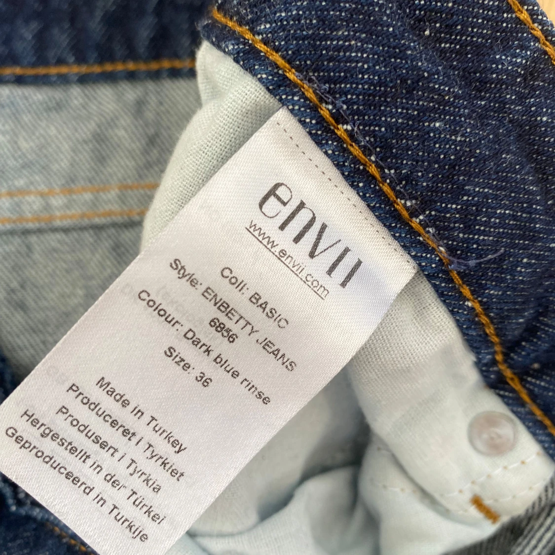 Envii mörkblå lowwaist straight jeans, strl 36 - 3