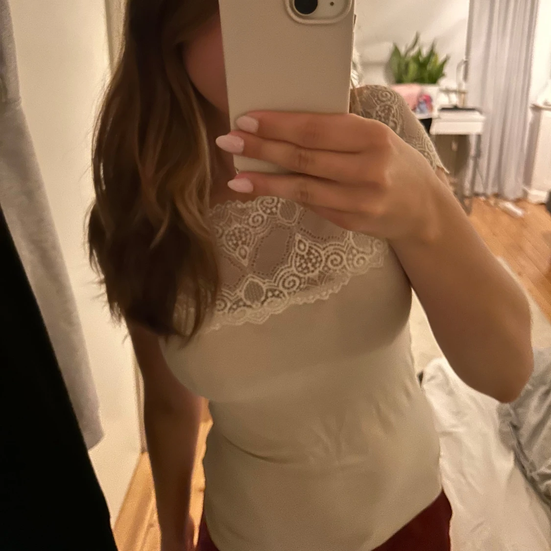 Beige spetslinnetopp från Marta