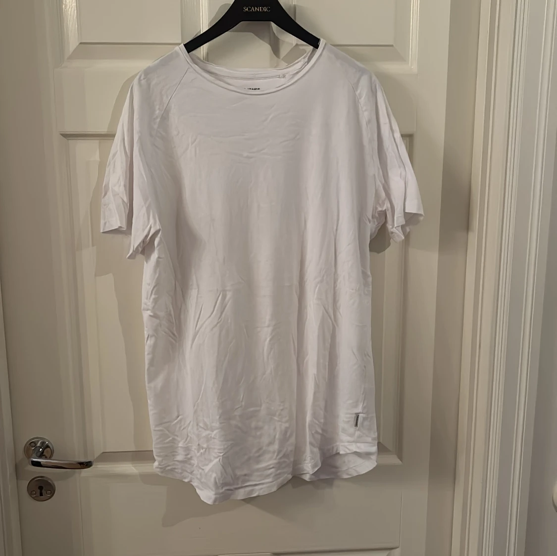 Vit basic t-shirt i bomull