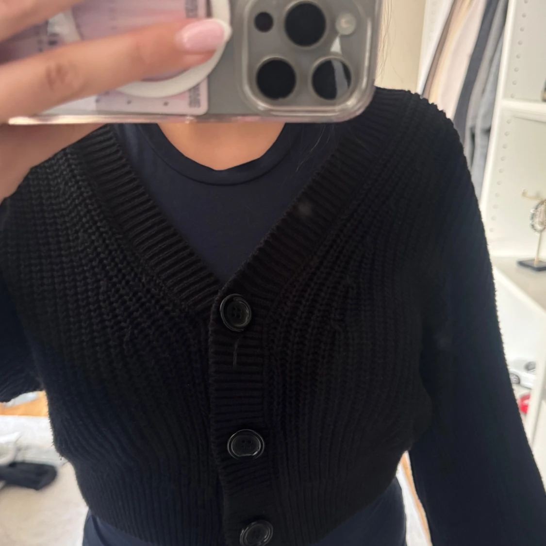 Svart croppad kofta med knappar - 1