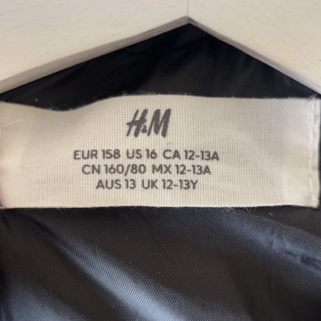 Svart dunväst från H&M - 2