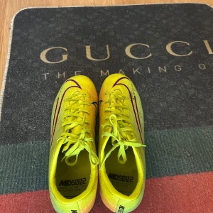 Fotbollsskor  - Bra fotbollsskor.