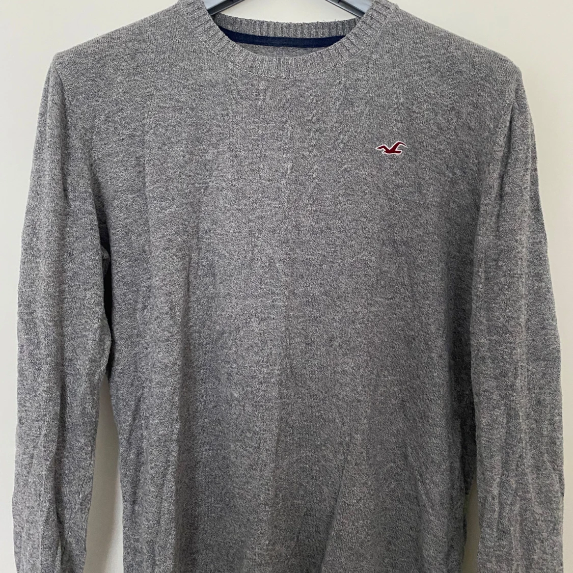 Grå stickad tröja från Hollister