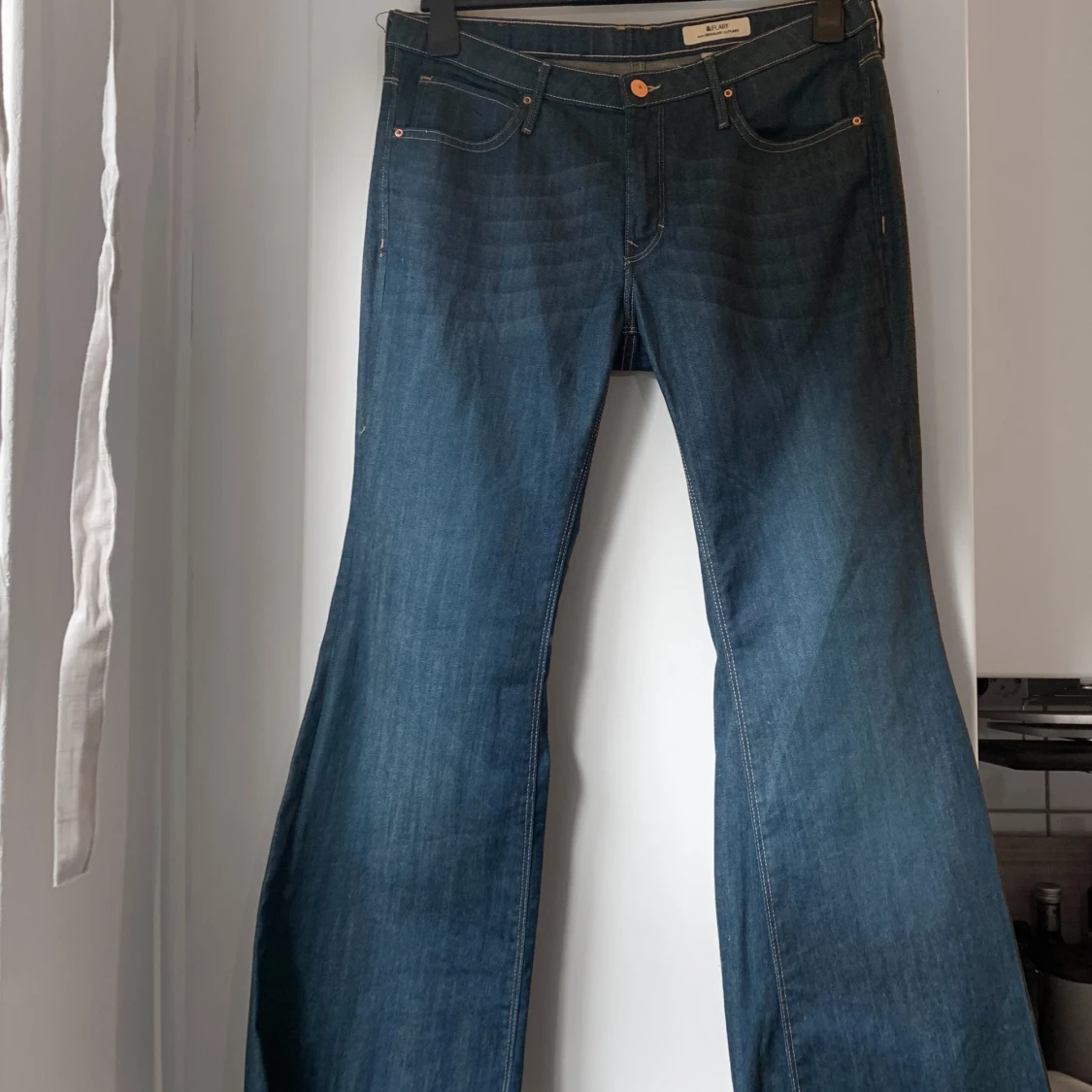 Blå bootcut jeans  - 3