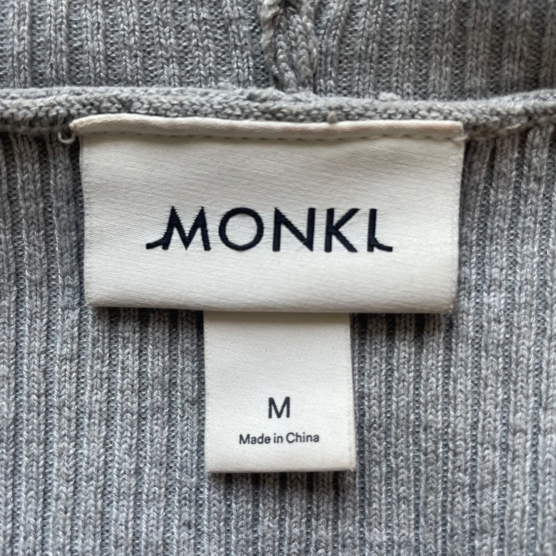 Grå ribbad hoodie med dragkedja Monki - 2