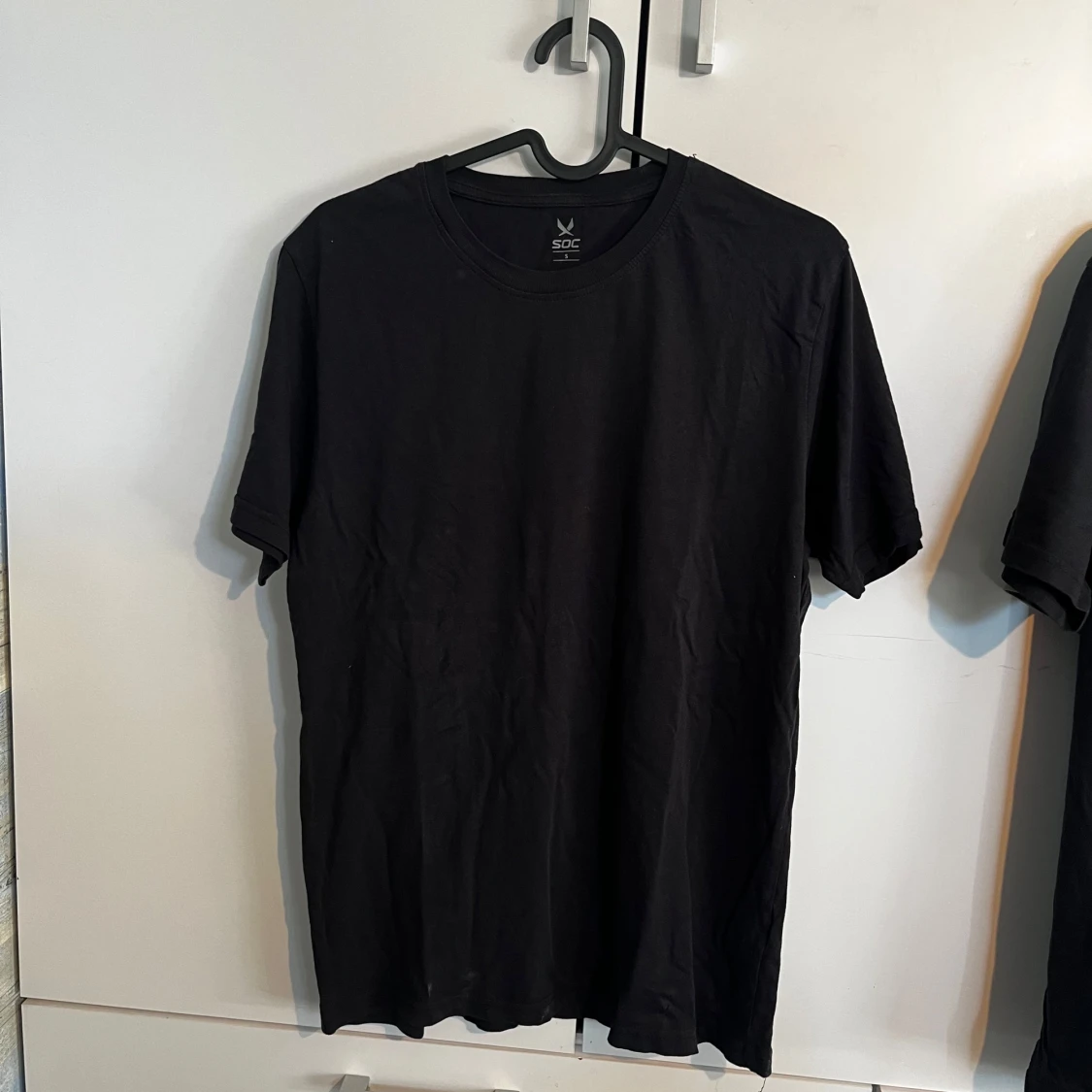 Svart och grön t-shirt SOC & H&M 3- PACK - 1