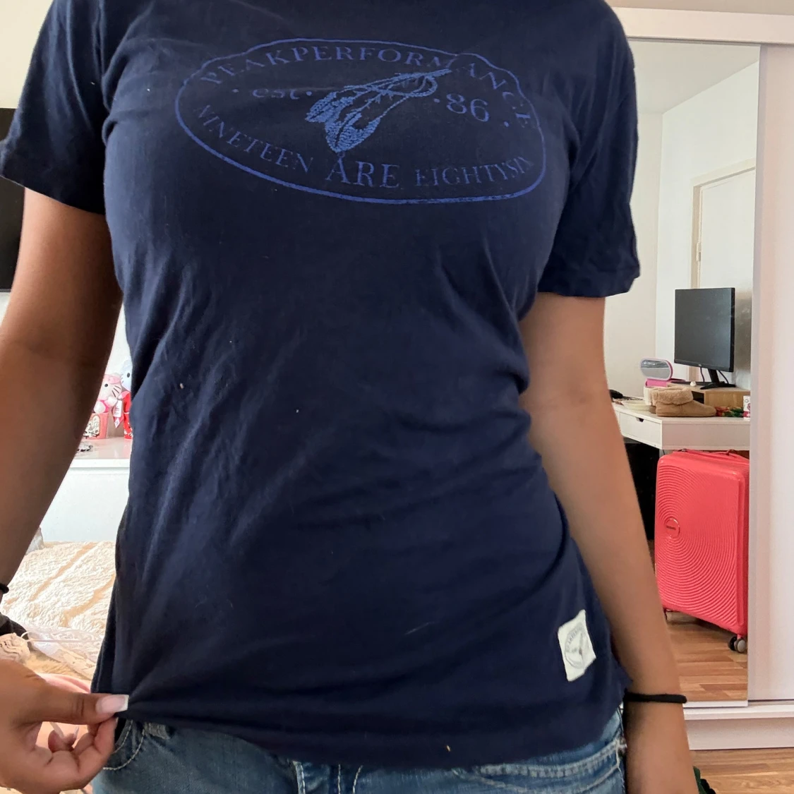 Mörkblå vintage Peak Performance t-shirt - 1