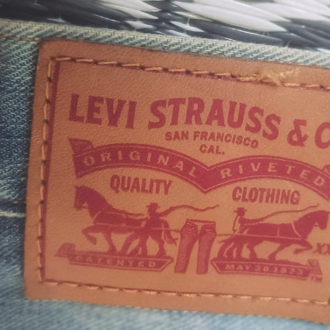 Levi's blå jeansshorts med slitningar - 4