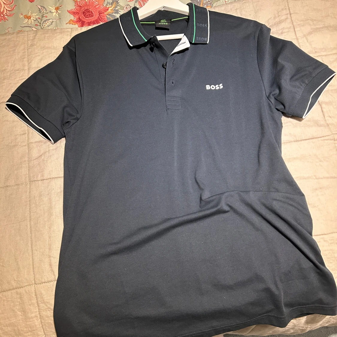 Mörkblå pikétröja från BOSS