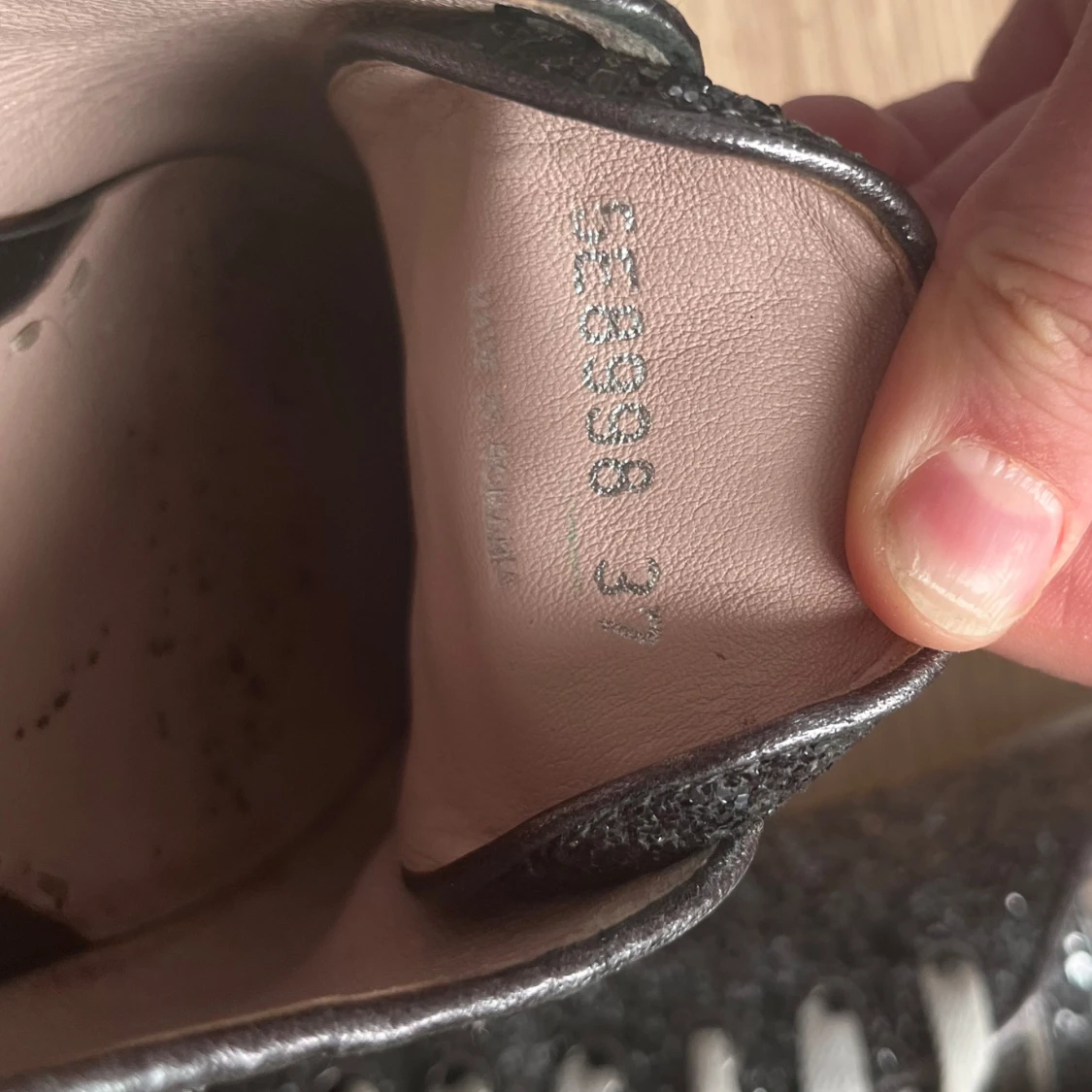 Glittriga sneakers från Miu Miu - 4