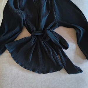 Blus med v-ringning - Super söt blus!!