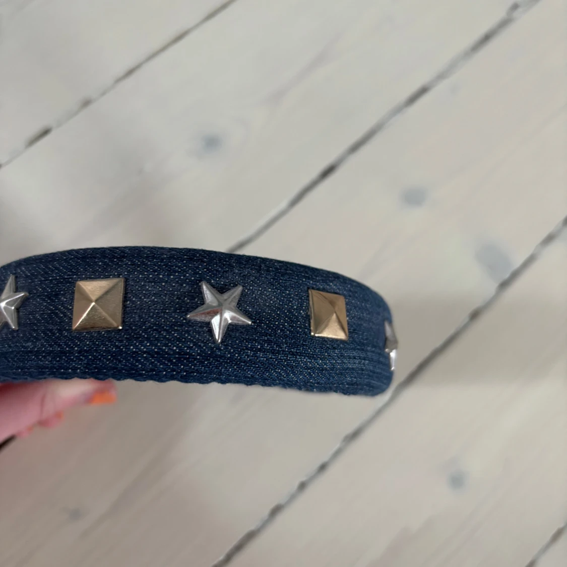 Jeansdiadem med nitar och stjärnor - 1