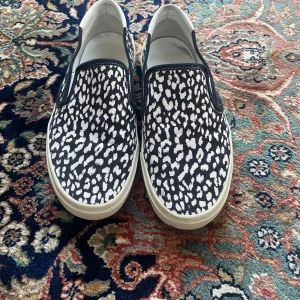 Saint Laurent slip ons - SL slip ons Storlek - 42,5 passar 42/43 Mycket fint skick! 