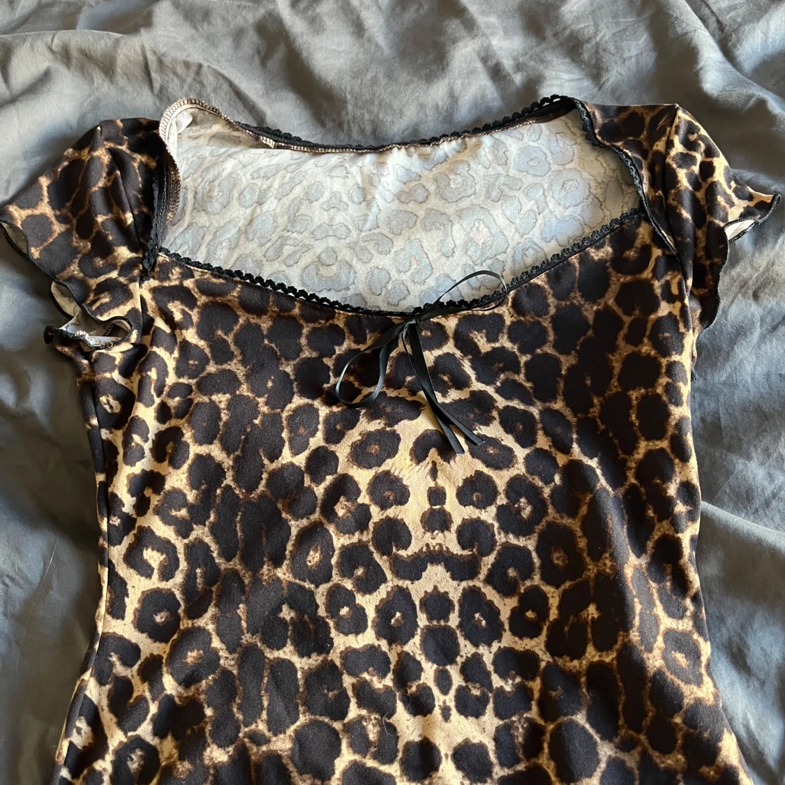 Leopardmönstrad topp - 1