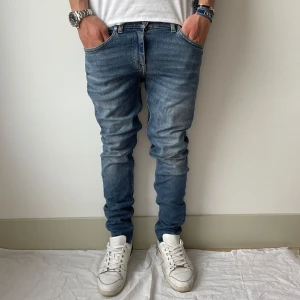 Tiger Of Sweden Jeans  - Extremt snygga | Strl - 29/32 (fits 29/30) | Skick - 9/10 | Nypris - ca 1700kr | Modell - Evolve | För ytterligare frågor är det bara att skriva 🗣️