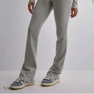 Populära mjukisbyxor från Nelly - Jättefina mjukisbyxor från Nelly i Stl XS. Använda 5-6 gånger💖