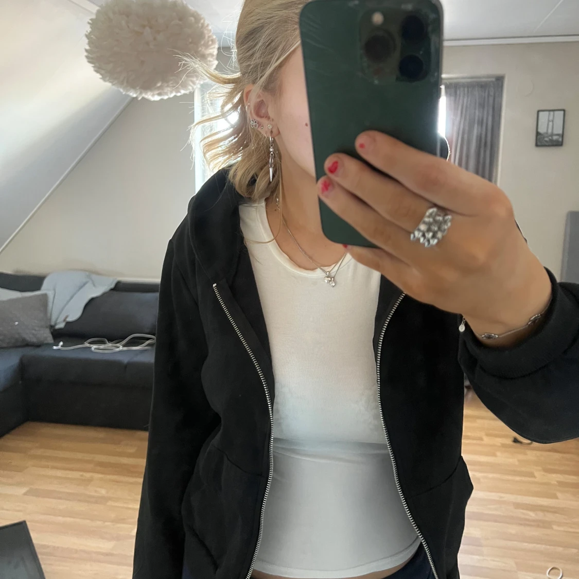 Svart hoodie från 157