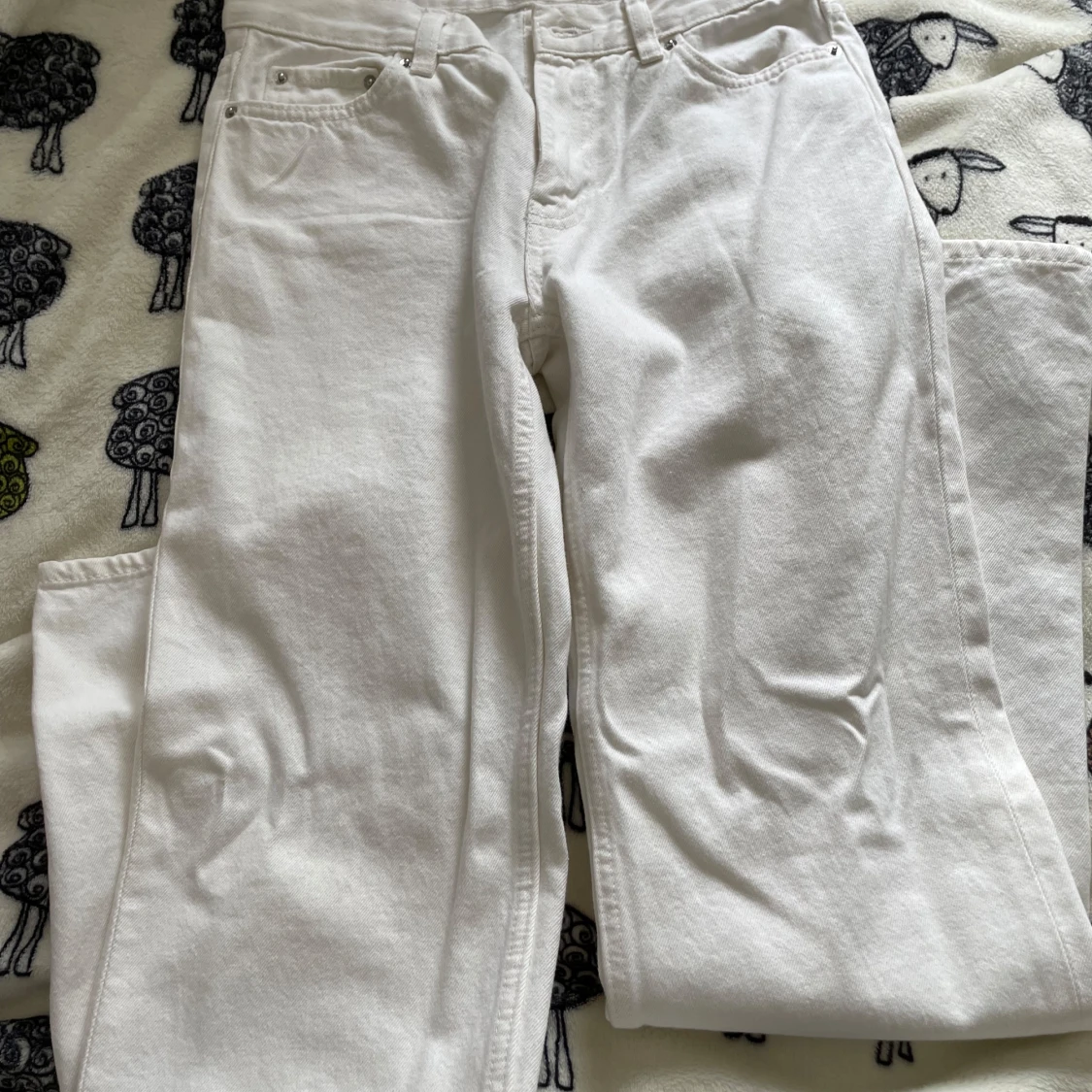 Vita jeans från Gina tricot