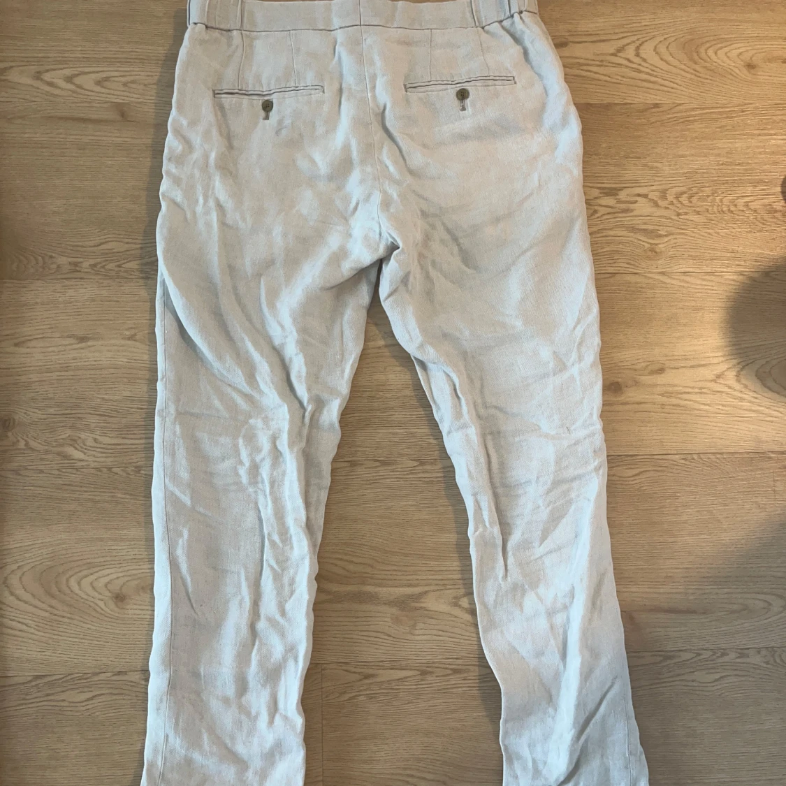 Beige linnebyxor från Bläck - 1