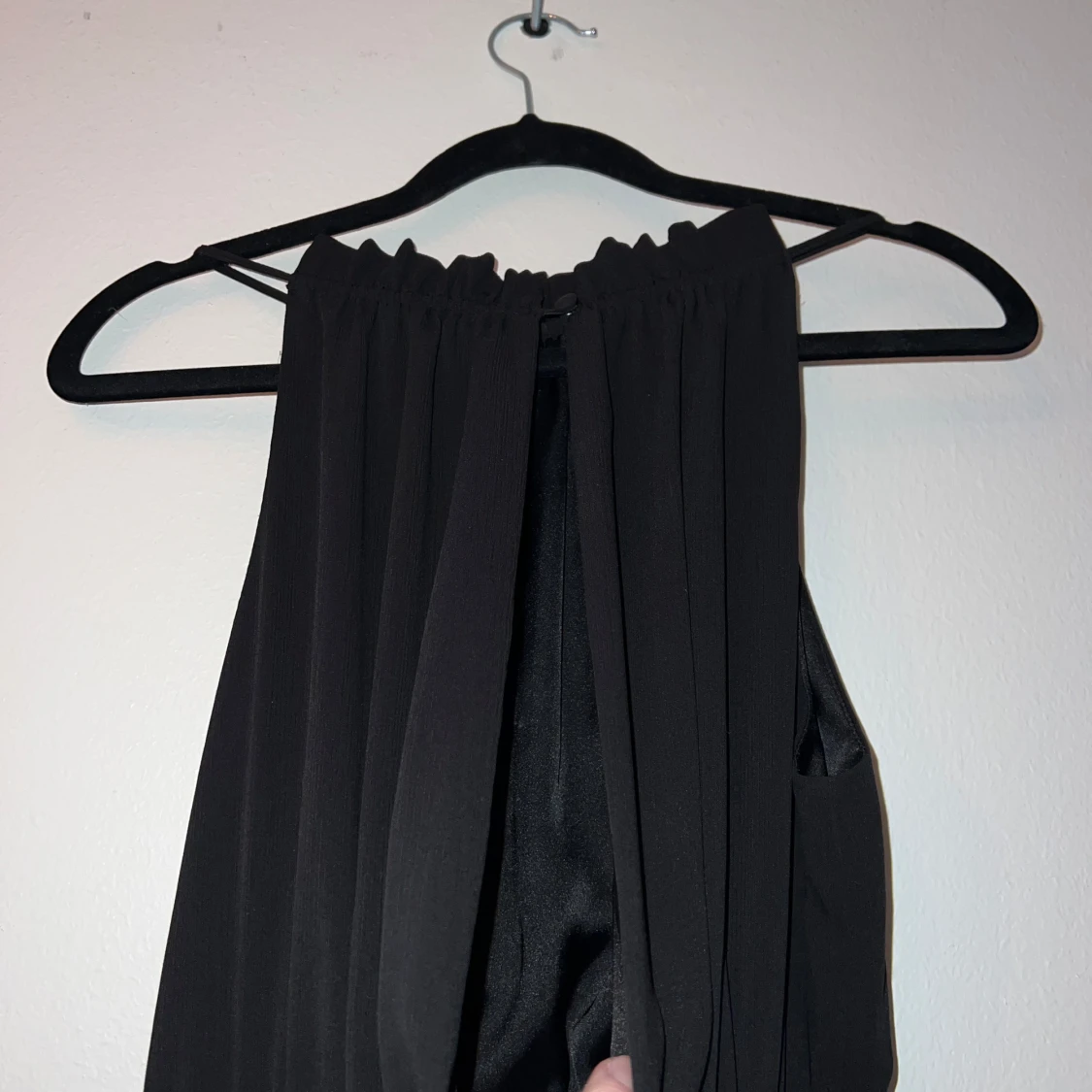 Svart ärmlös klänning från H&M - 3