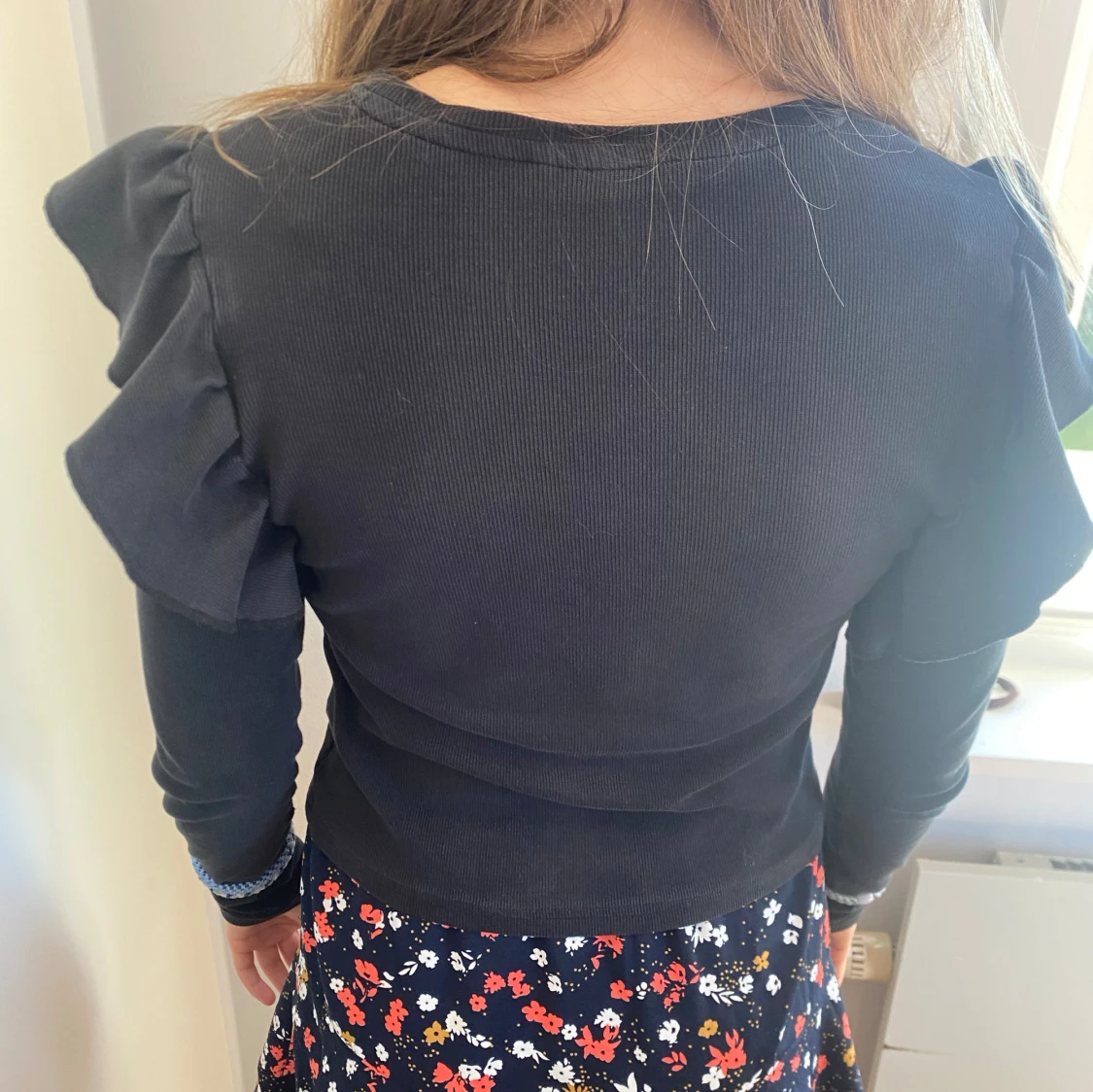 Svart ribbad tröja från SRNLT - 1