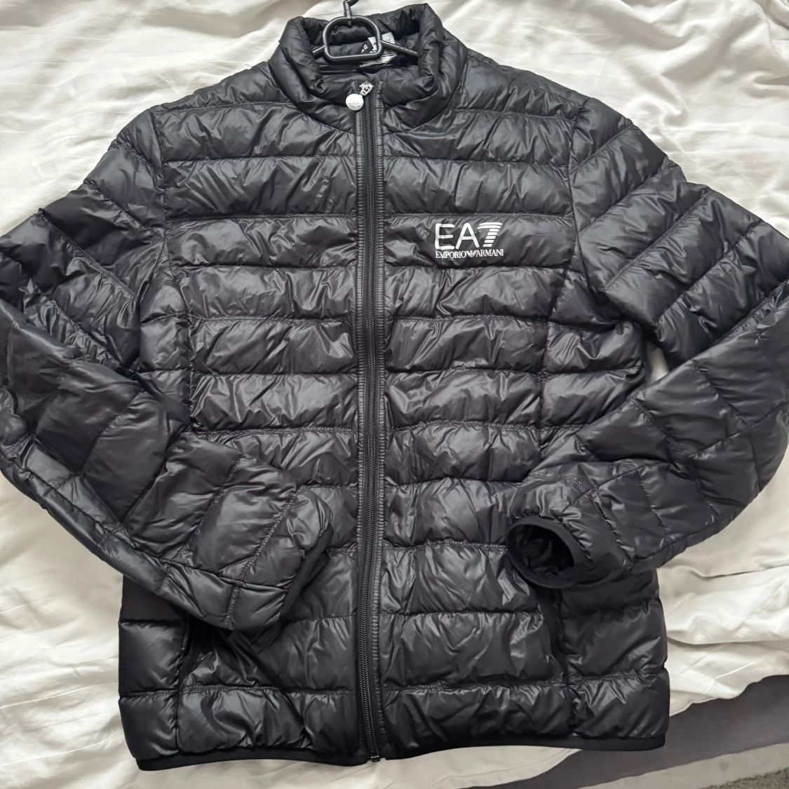 Svart pufferjacka från EA7 Emporio Armani