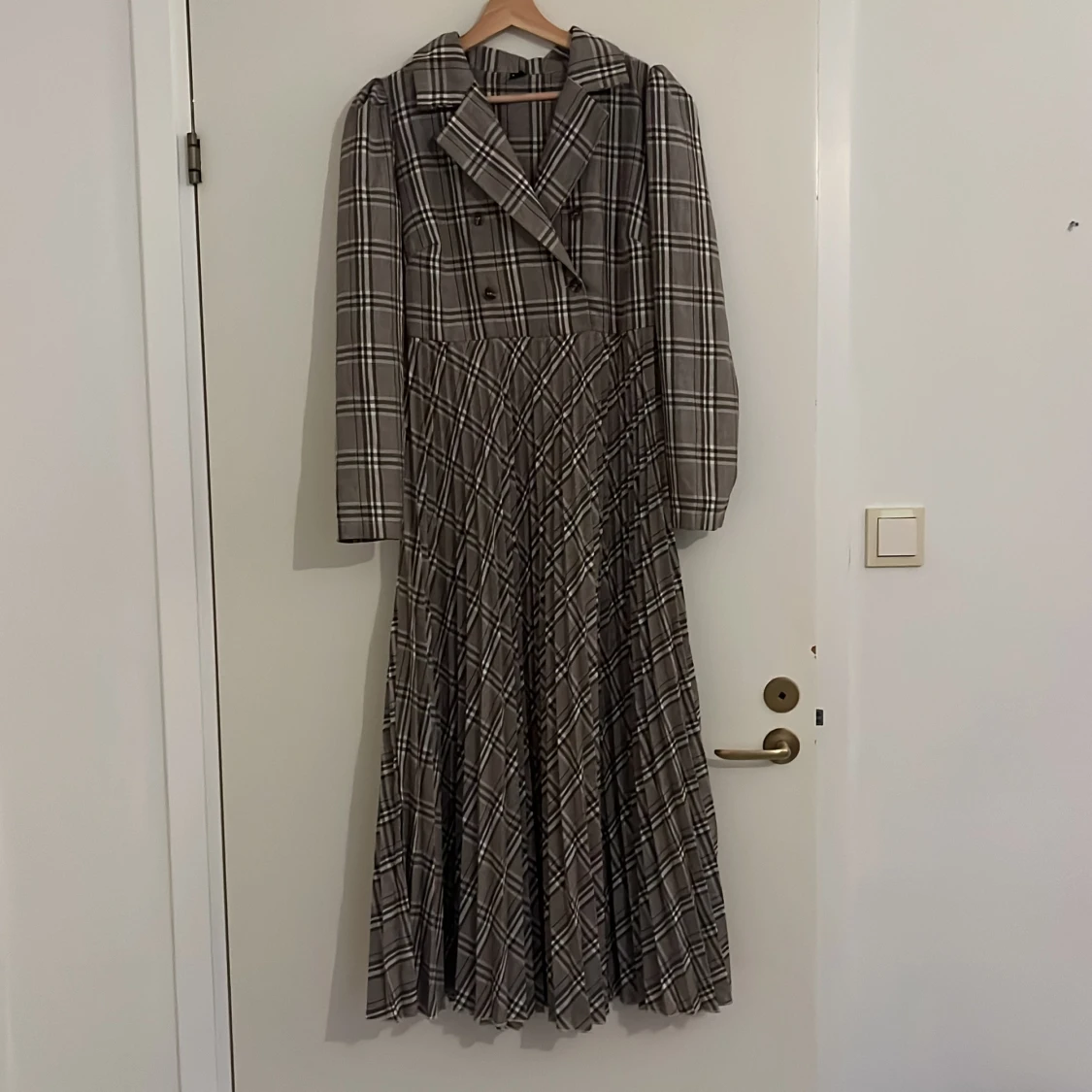 Rutig långklänning med kavajkrage från SHEIN - 1