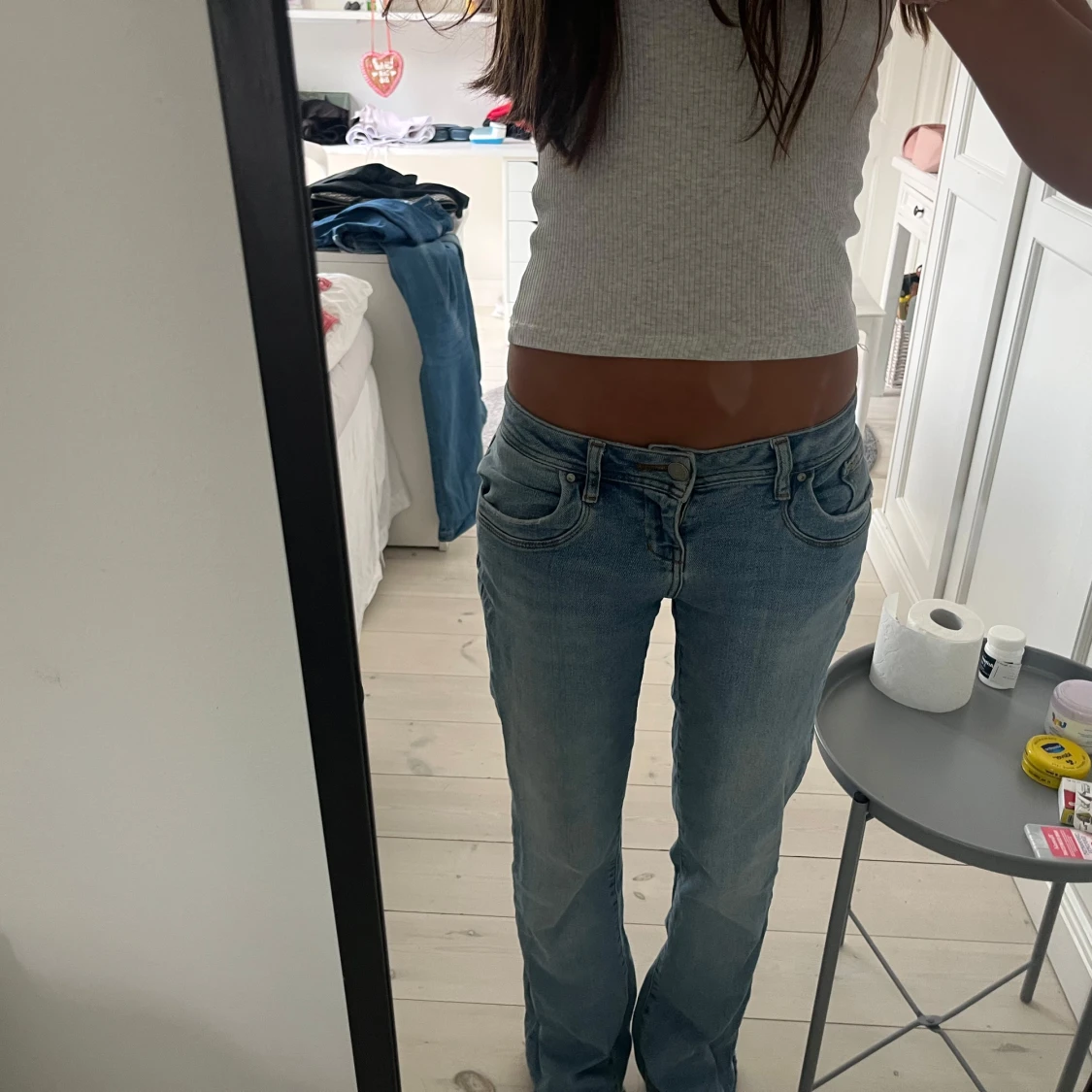 Ljusblå lågmidjade jeans super snygga ❤️