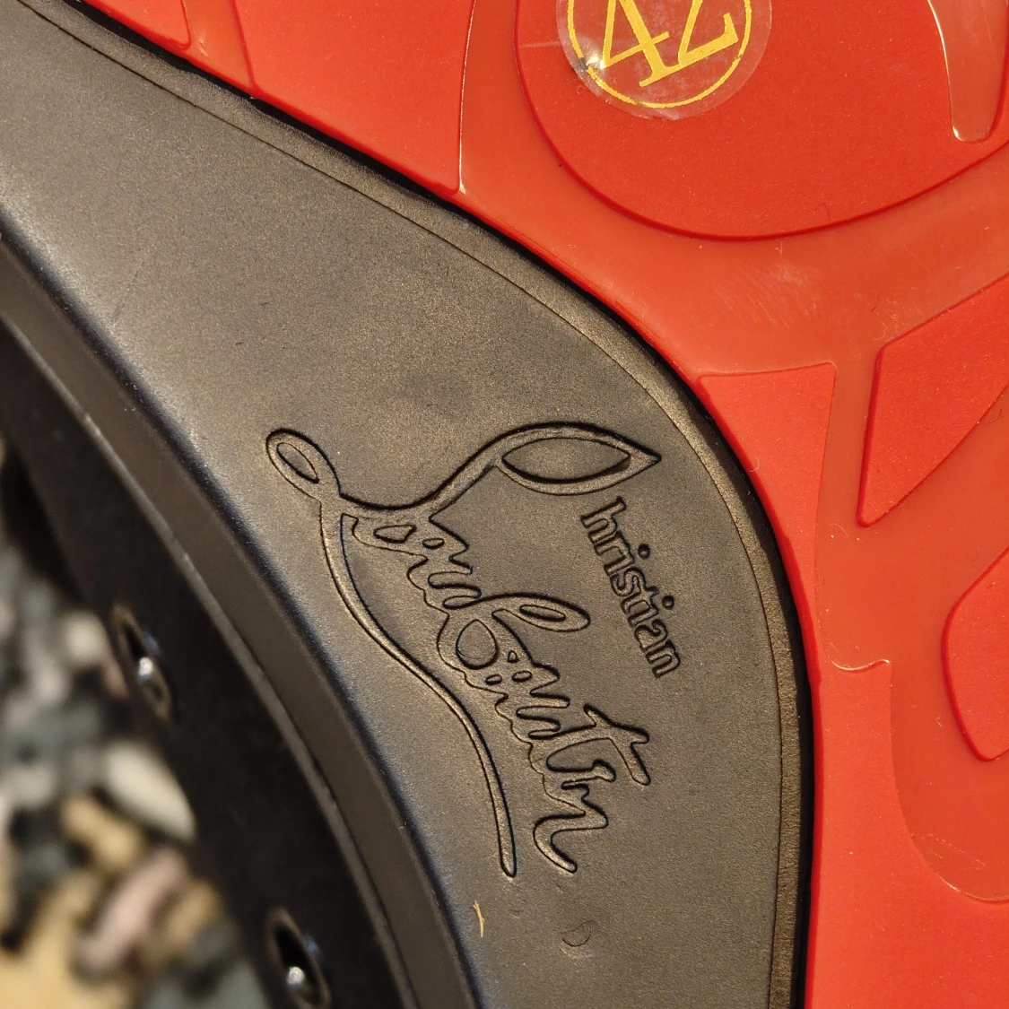 Svarta sneakers med nitar från Christian Louboutin - 3