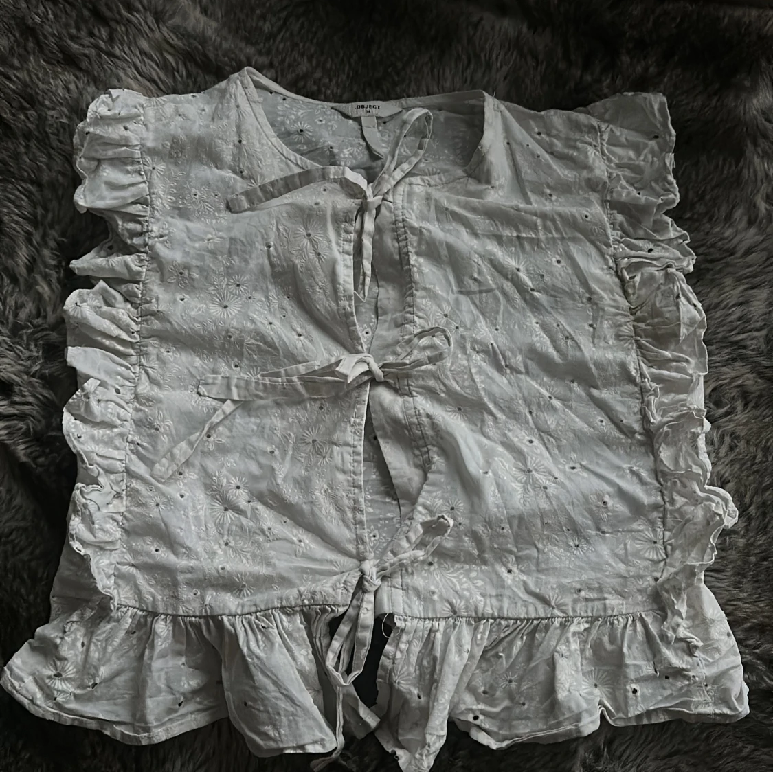 Vit object blus! - 1