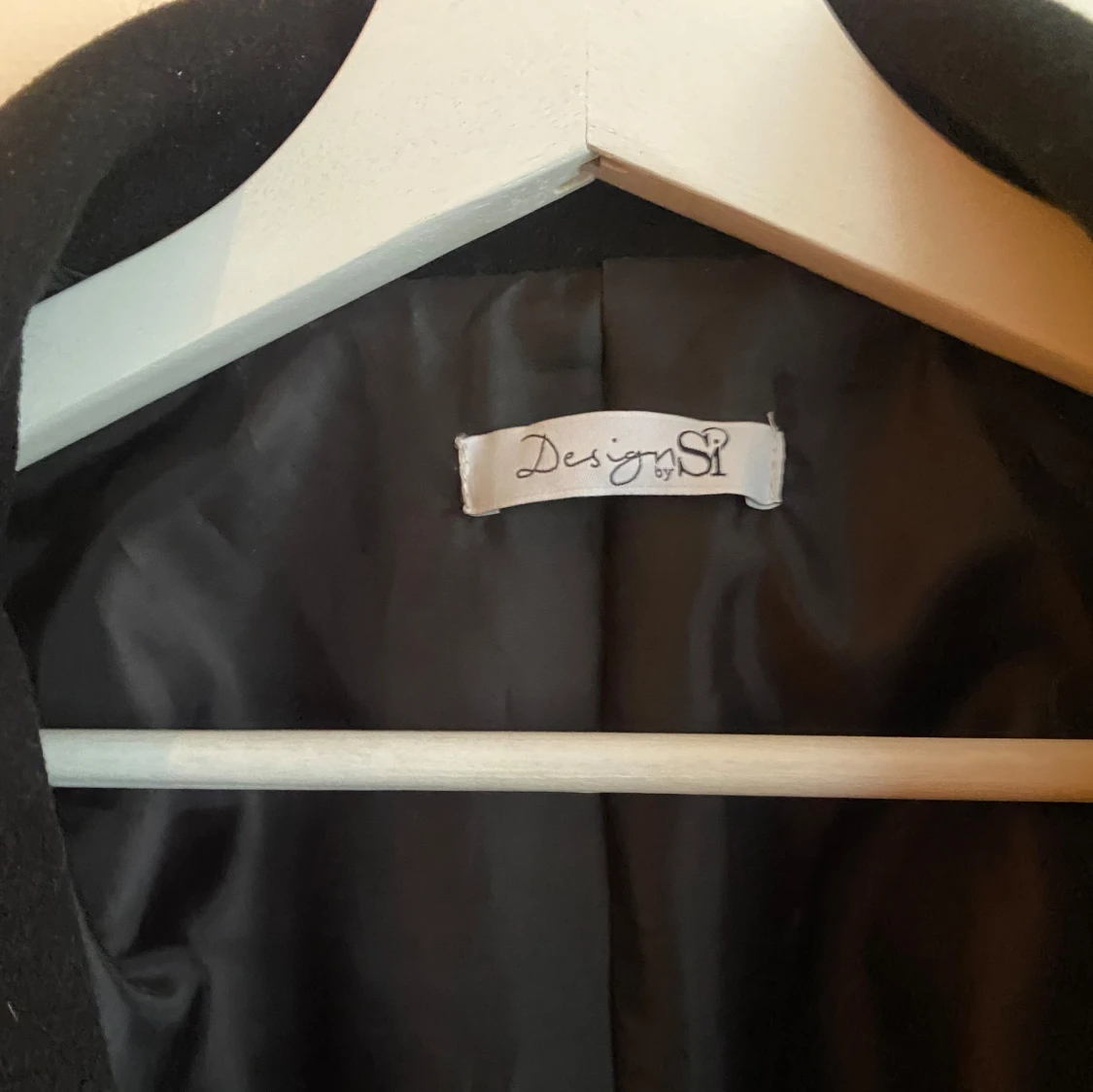 Svart kappa från Design by Si - 3