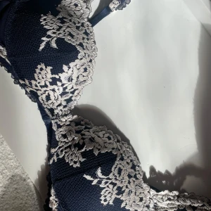 Intimissmi bh - Super fin intimissmi bh i storlek 75/c!!! Skriv för frågor💘 tvättar såklart innan jag skickar💕