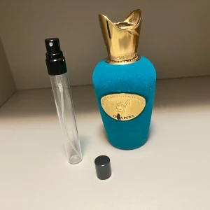 SOSPIRO ERBA PURA - En fin doft från märken sospiro. Köptes för 3650kr på rea. Den är söt parfym för både kvinnor och män inför sommaren. 10ml-250kr, 5ml-120kr, 3ml-99kr