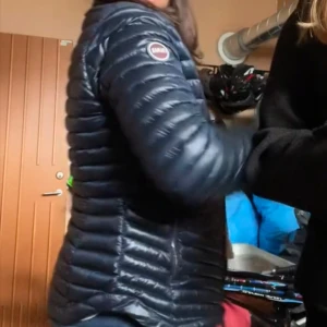 Colmar jacka  - Säljer nu min fina colmar jacka då jag inte andvänder den längre. Passar M och även s. Andvänd under en säsong. Halv varm jacka. Kvitta finns med, köpt på Nk för ca 2 år sedan men inte andvänd senaste året! Kontakta för mer information eller fler bilder💗