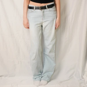 Baggy jeans - Second hand jeans med en baggy passform. Skärp ingår inte! (Egna bilder) 💕