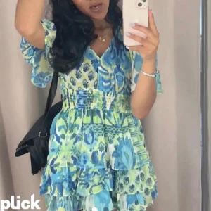 Klänning zara - Superfin och i bra skick hör av dig vid intresse eller frågor💗