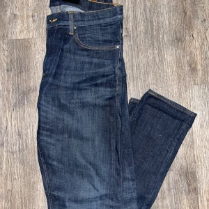 Tiger of Sweden Jeans - Tiger of Sweden | Snygga och stiliga jeans som är het på marknaden just nu! | Skick är 9/10 | Storlek 32/32| Nypris ligger runt ca 1500kr | Hör gärna av er vid minsta möjliga fråga eller fundering!
