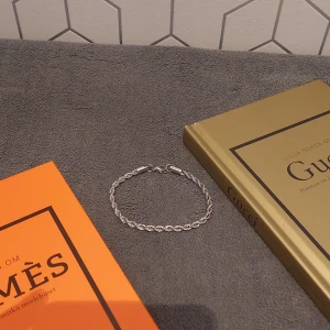 Cordell Armband  - Säljer ett silverfärgat Cordell armband || helt ny