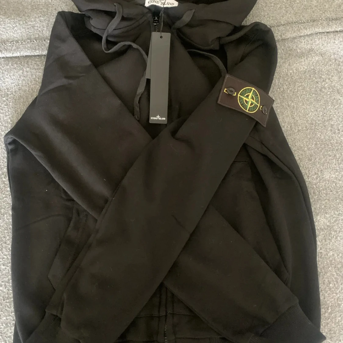 Svart hoodie från Stone Island - 1